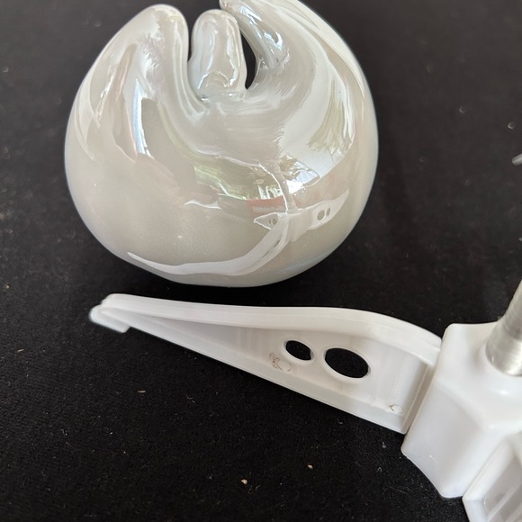 Nativities Angel with Holy Family Ornament - Picture 5 of 8